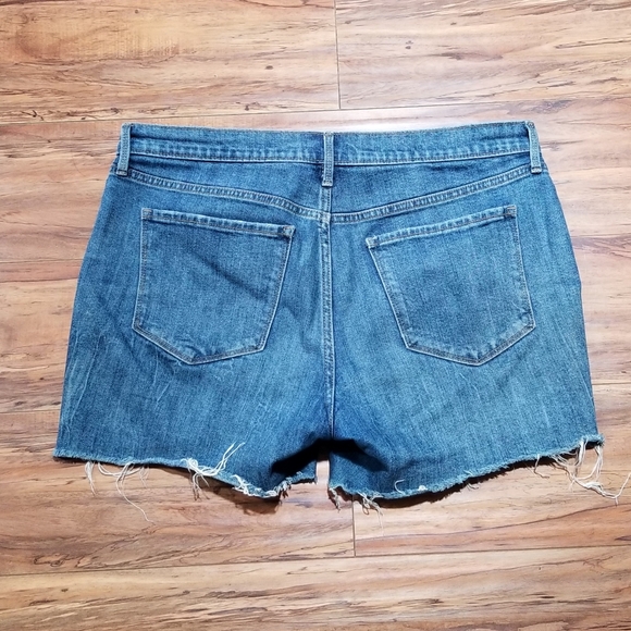 Old Navy Women's Shorts - Picture 2 of 4